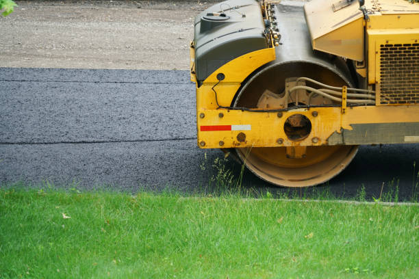 Best Driveway Paving Company  in Gnadenhutten, OH